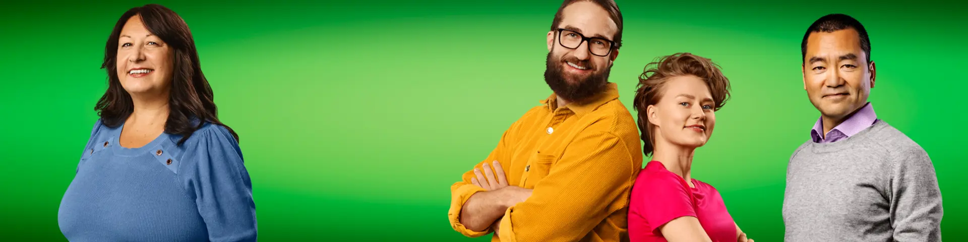 Fotografi på fyra leende medlemmar