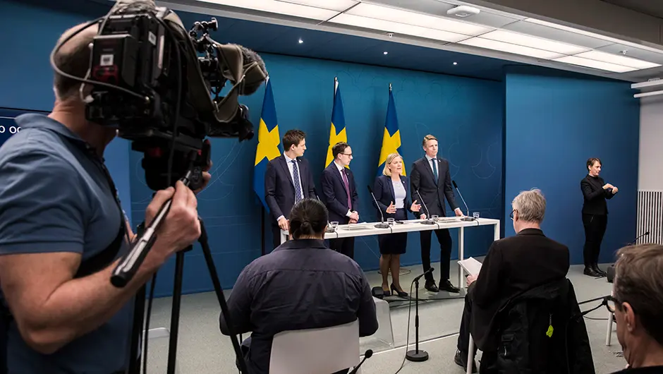 regeringen, presskonferens, a-kassa, corona, covid-19
