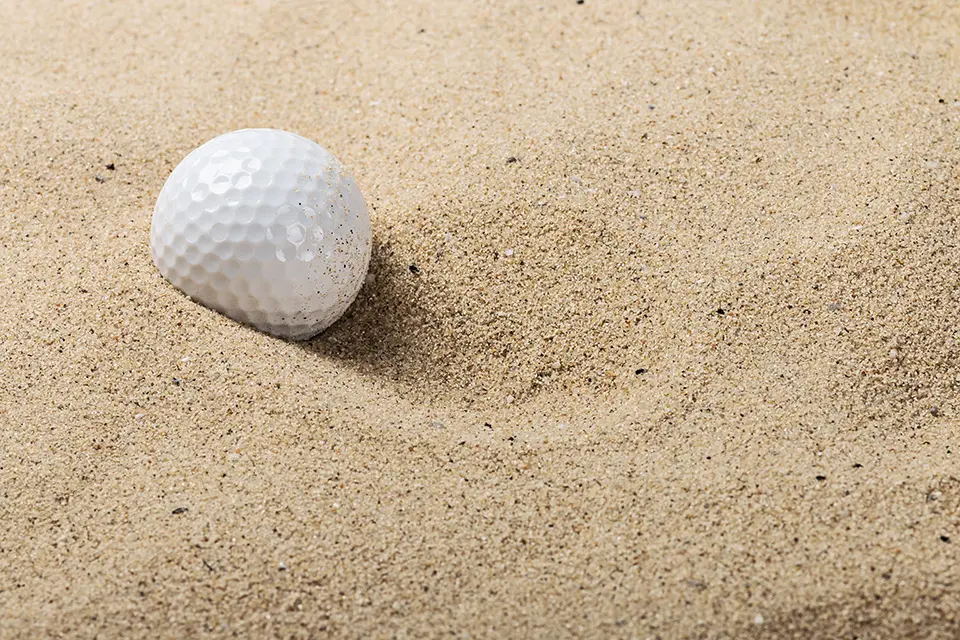 golfboll i bunker