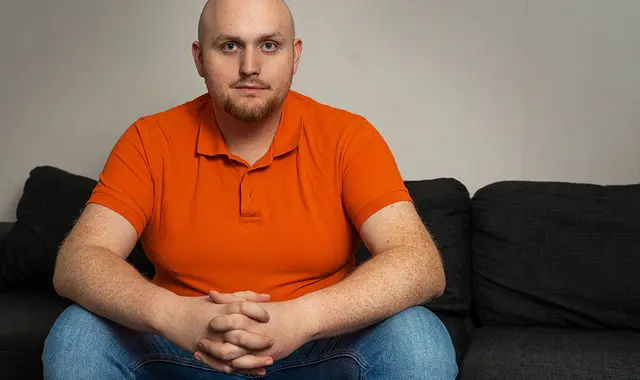 Axel Lago, kundtjänstpersonal