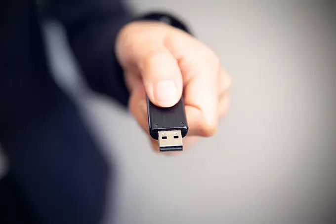 Konkurrensklausuler, företagshemligheter, lojalitetsplikt, skadestånd