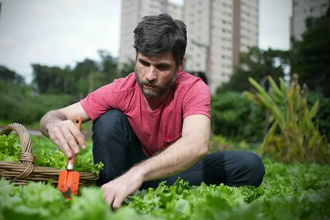 Utbilda dig inom ett fält du tror har framtidsutsikter. 