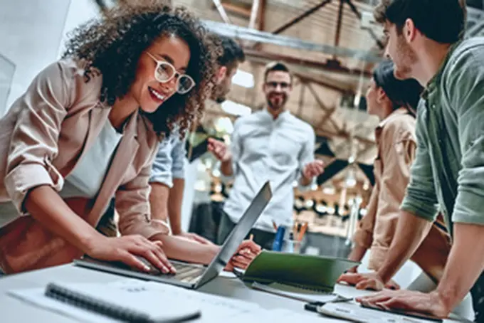 missbrukande kollega