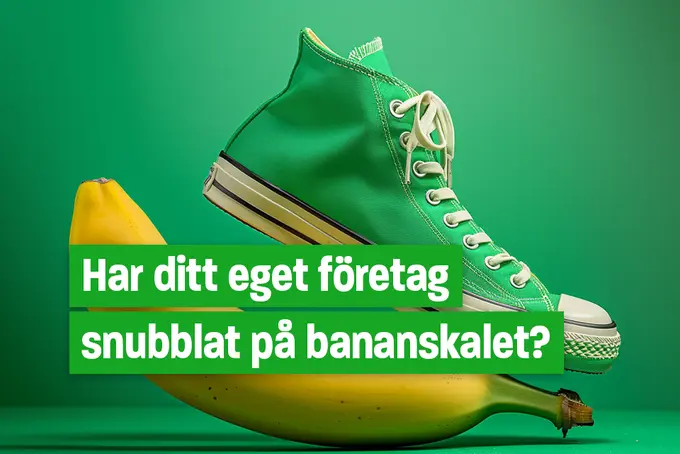 Bild på en sko som står på en banan
