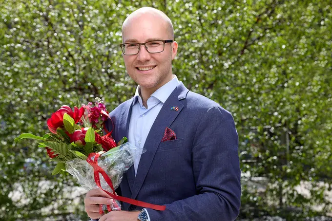 Niklas Holm Hansen vinnare av Hejapriset 2025 i kategorin Årets Jämställdhet