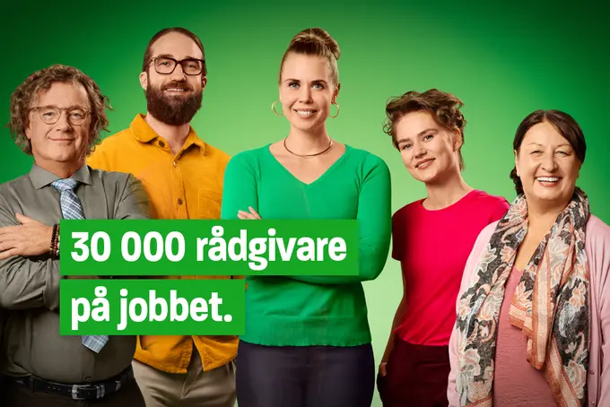 Fyra personer står framför en grön bakgrund. Och texten "30 000 rådgivare på jobbet".