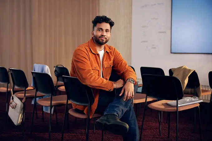 Man i föreläsningssal