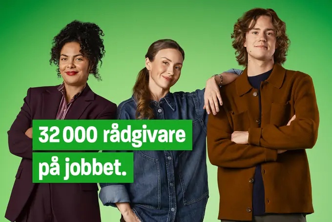 Bild på tre unga tjänstemän och texten "32 000 rådgivare på jobbet."